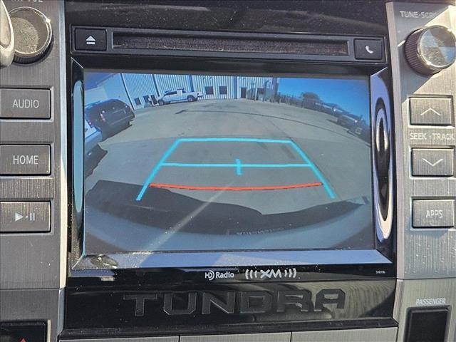 Photo of 2016 Super White Toyota Tundra