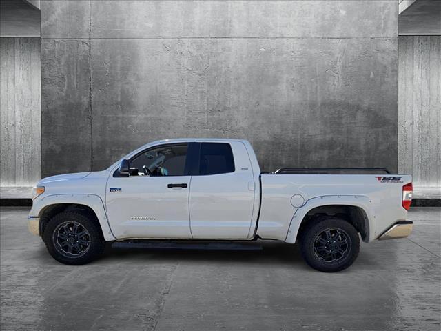 Photo of 2016 Super White Toyota Tundra