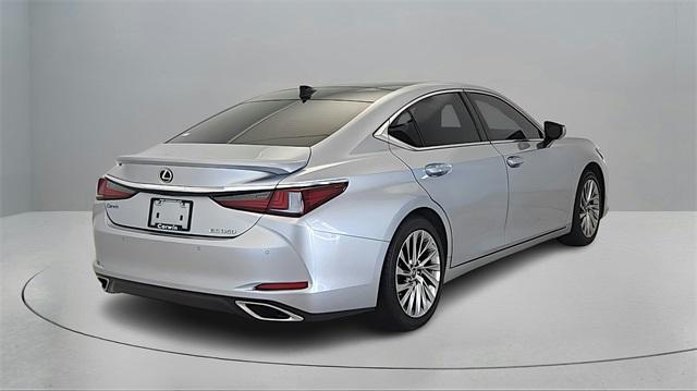 Photo of 2023 Iridium Lexus ES 350