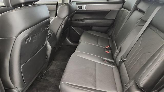 Photo of 2024 Shimmering Silver Pearl Hyundai SANTA FE