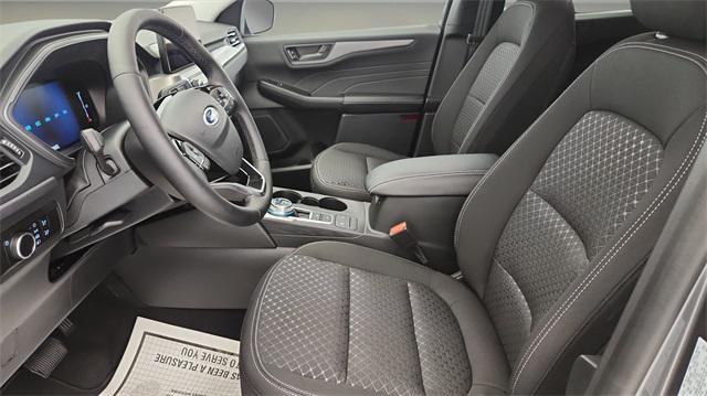 Photo of 2025 Carbonzed Gra Ford Escape