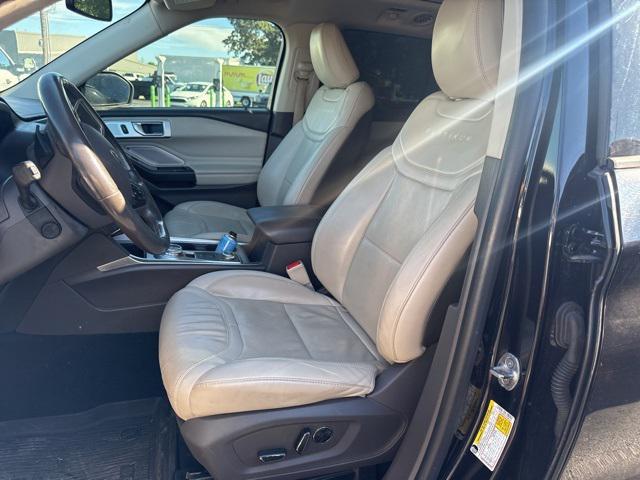 Photo of 2020 AGATE BLACK Ford Explorer