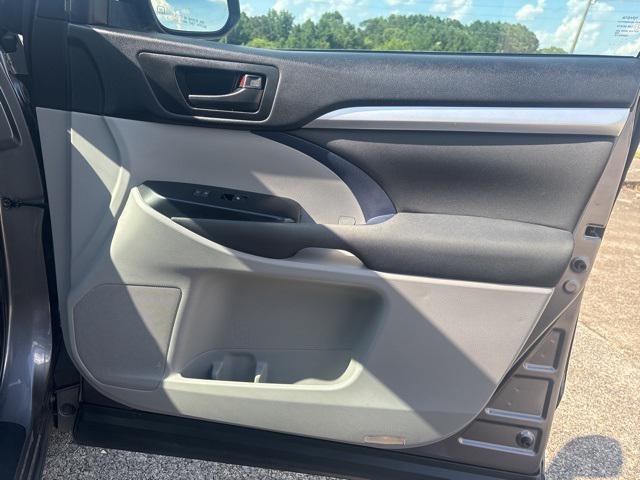 Photo of 2017 Predawn Gray Mica Toyota Highlander