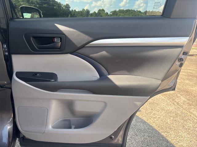 Photo of 2017 Predawn Gray Mica Toyota Highlander