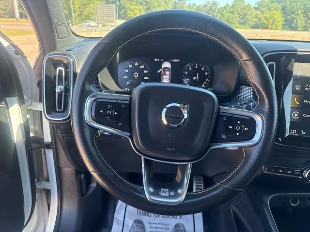 Photo of 2020 Crystal White Metallic Volvo XC40
