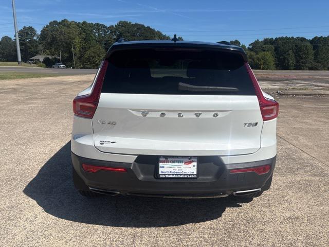 Photo of 2020 Crystal White Metallic Volvo XC40