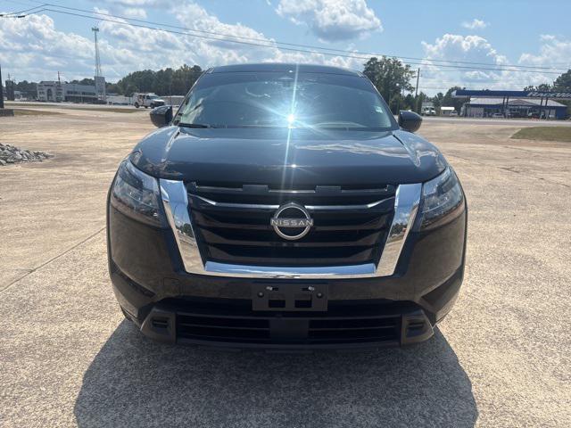 Photo of 2024 Super Black Nissan Pathfinder