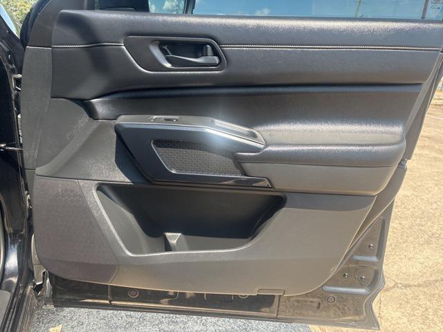 Photo of 2024 Super Black Nissan Pathfinder