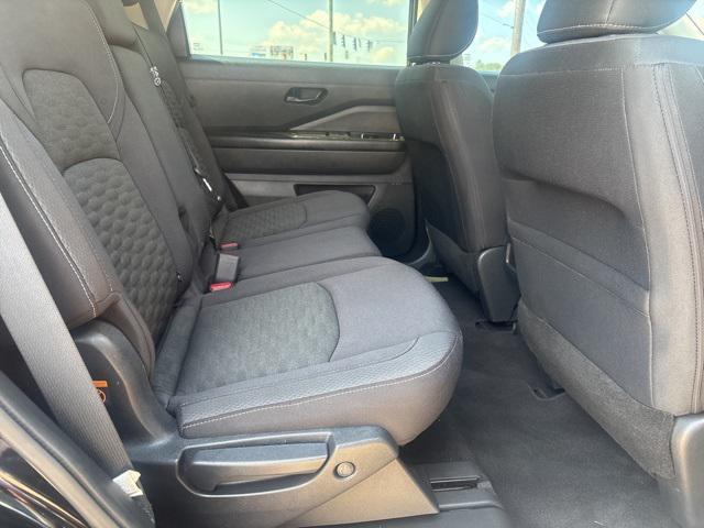 Photo of 2024 Super Black Nissan Pathfinder