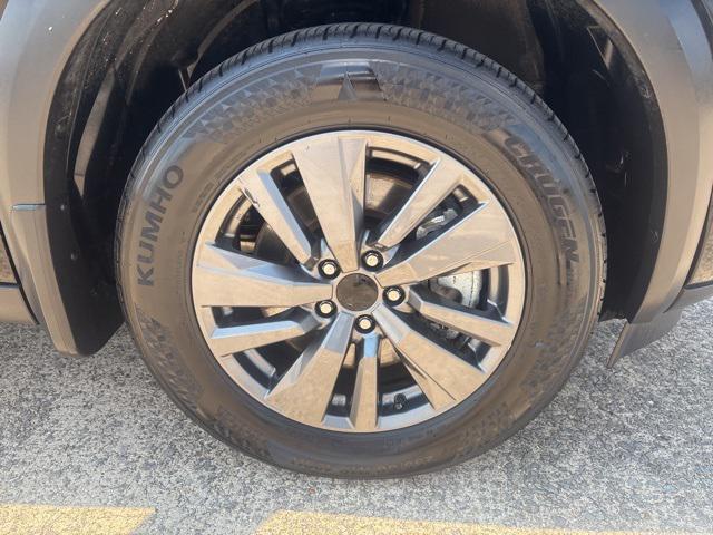 Photo of 2024 Super Black Nissan Pathfinder