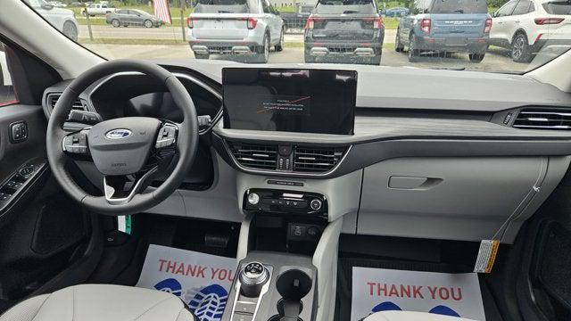 Photo of 2025 Star White Metallic Tri-Coat Ford Escape PHEV