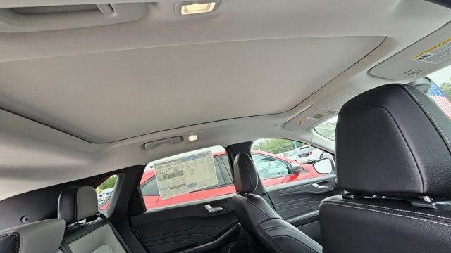 Photo of 2025 Star White Metallic Tri-Coat Ford Escape PHEV