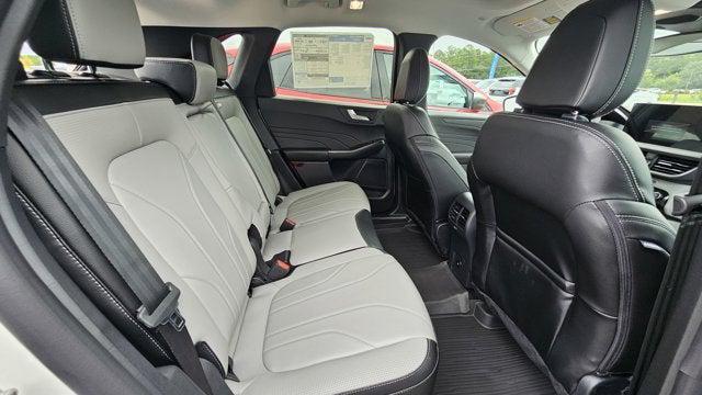 Photo of 2025 Star White Metallic Tri-Coat Ford Escape PHEV