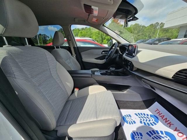 Photo of 2021 Pearl White Tricoat Nissan Rogue