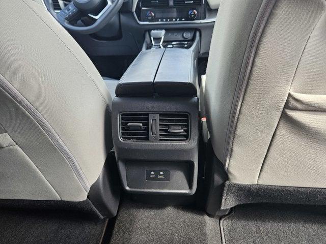 Photo of 2021 Pearl White Tricoat Nissan Rogue