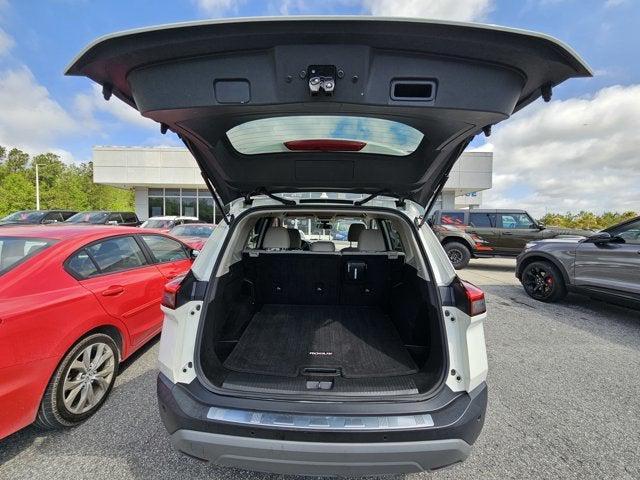 Photo of 2021 Pearl White Tricoat Nissan Rogue