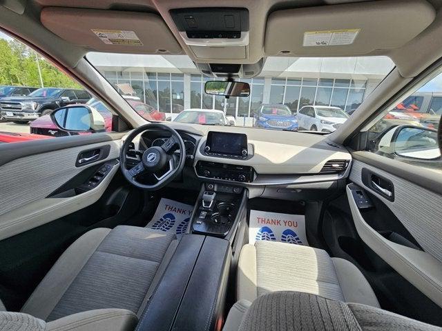 Photo of 2021 Pearl White Tricoat Nissan Rogue