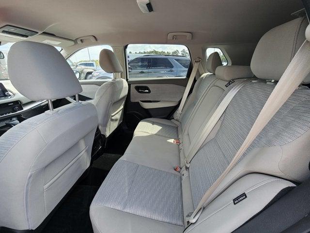 Photo of 2021 Pearl White Tricoat Nissan Rogue