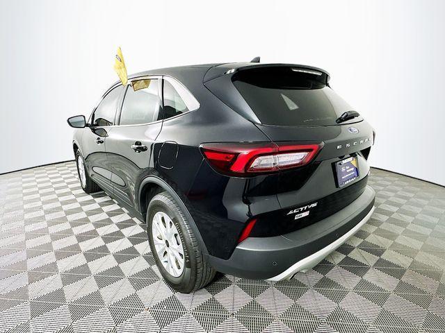 Photo of 2023 Agate Black Metallic Ford Escape