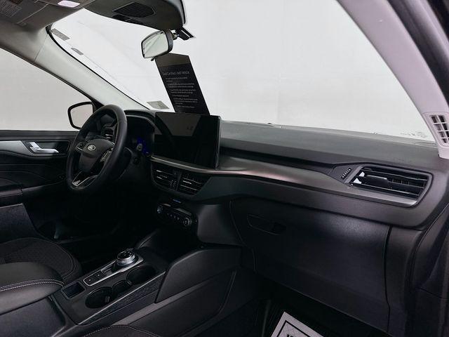 Photo of 2023 Agate Black Metallic Ford Escape