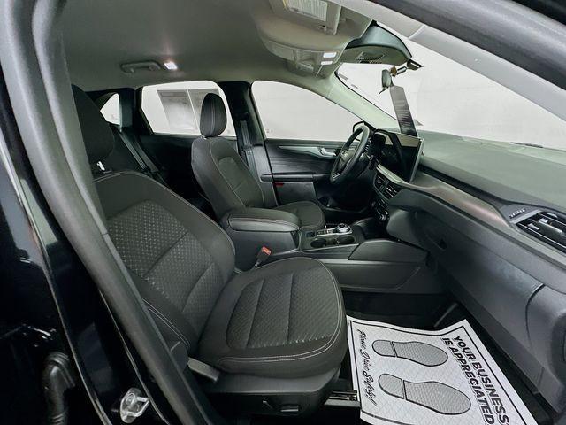 Photo of 2023 Agate Black Metallic Ford Escape