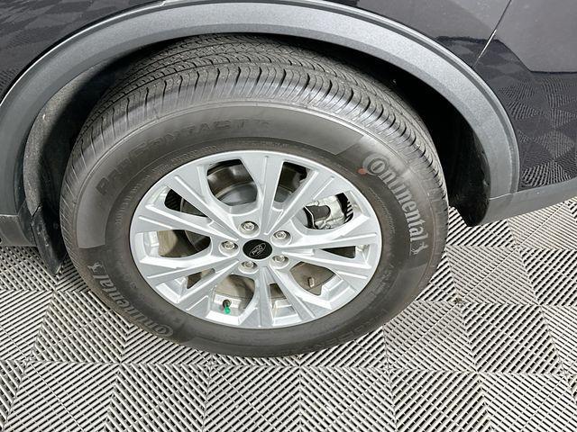 Photo of 2023 Agate Black Metallic Ford Escape
