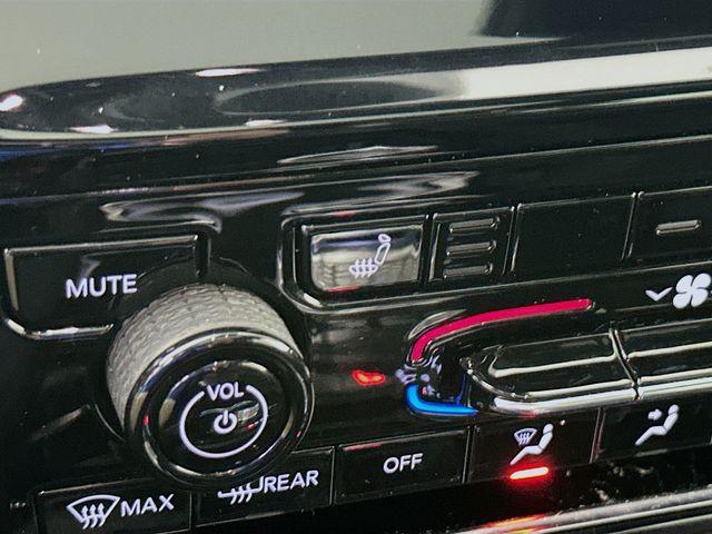Photo of 2022 Metallic Jeep Grand Cherokee L