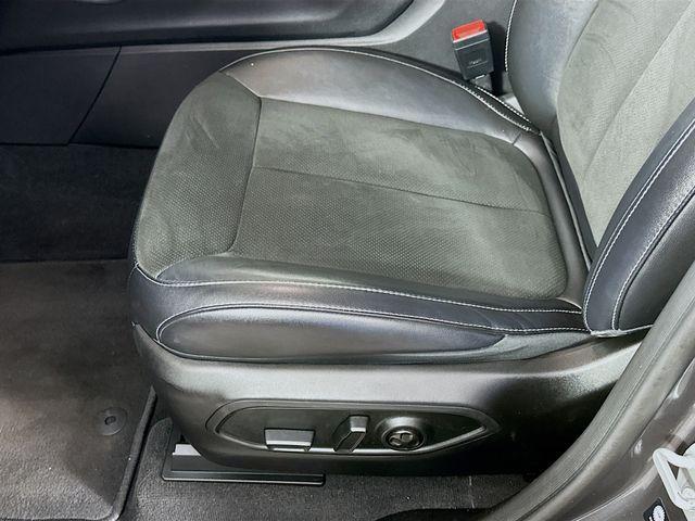 Photo of 2022 Metallic Jeep Grand Cherokee L