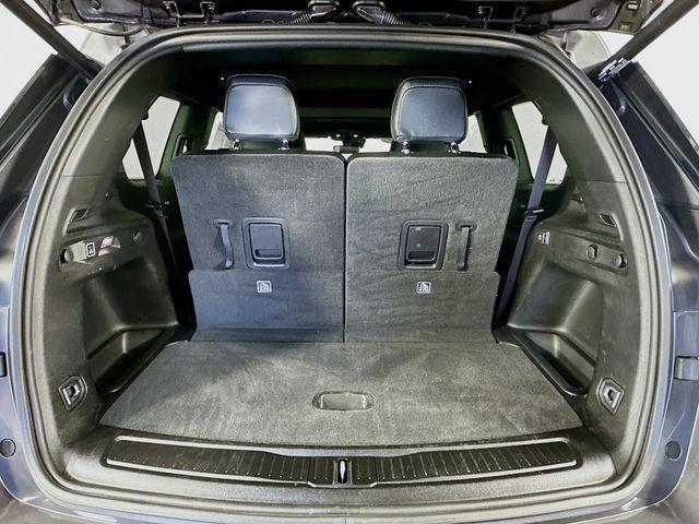 Photo of 2022 Metallic Jeep Grand Cherokee L