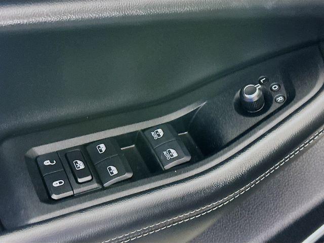 Photo of 2022 Metallic Jeep Grand Cherokee L