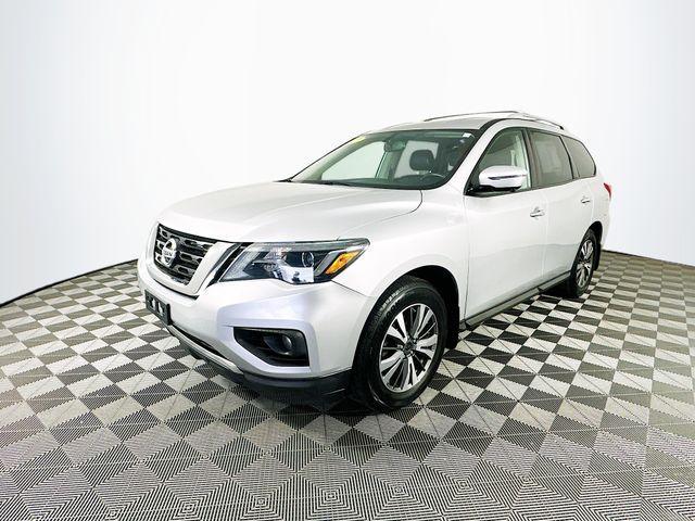 Photo of 2017 Brilliant Silver Metallic Nissan Pathfinder