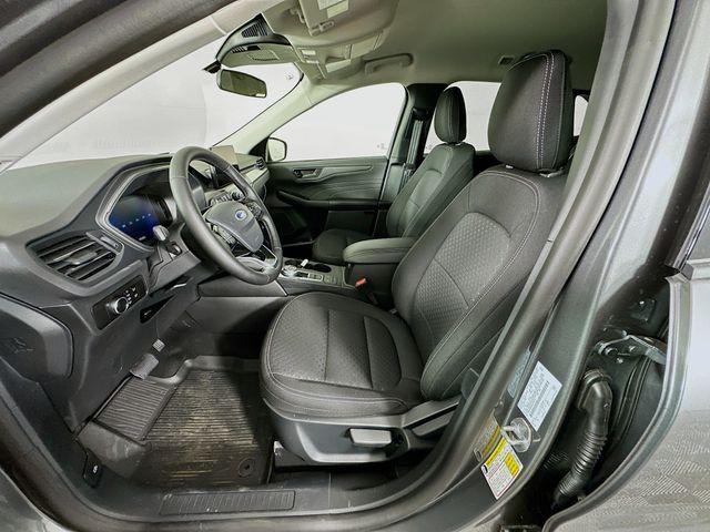 Photo of 2025 Carbonized Gray Metallic Ford Escape