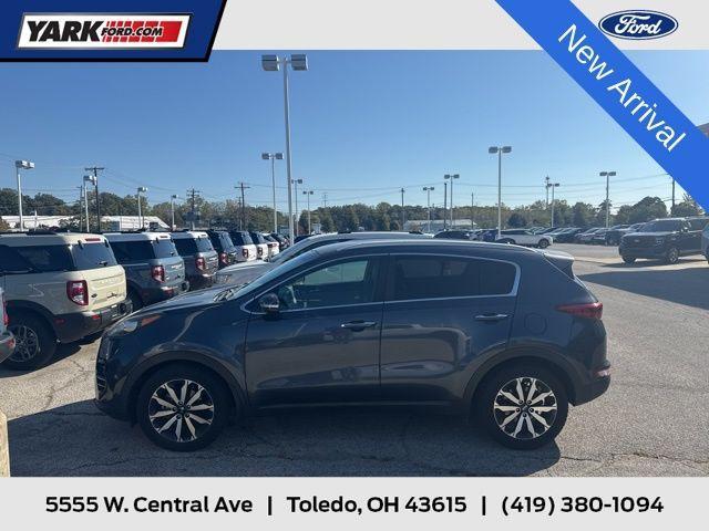 Photo of 2019 Pacific Blue Kia Sportage