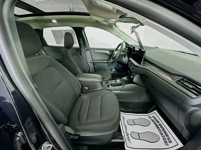 Photo of 2024 Agate Black Metallic Ford Escape