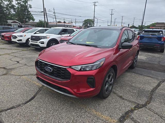 Photo of 2023 Rapid Red Metallic Tinted Clearcoat Ford Escape