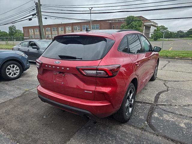 Photo of 2023 Rapid Red Metallic Tinted Clearcoat Ford Escape