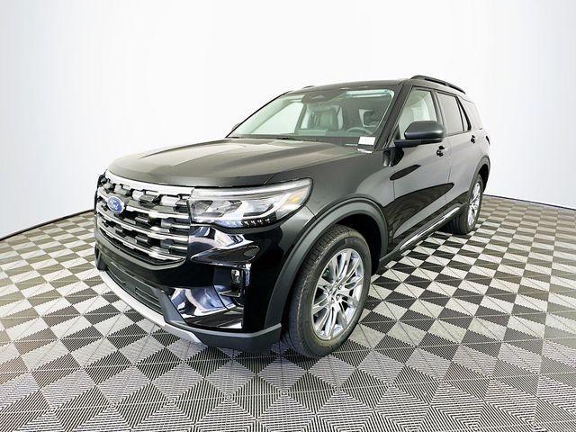 Photo of 2025 Agate Black Metallic Ford Explorer