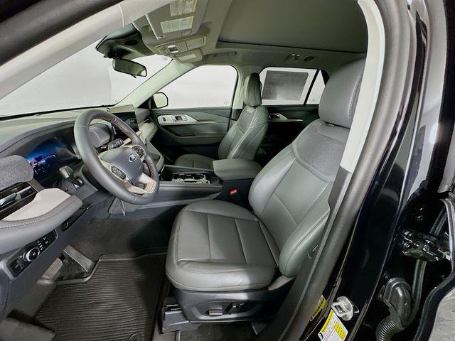 Photo of 2025 Agate Black Metallic Ford Explorer