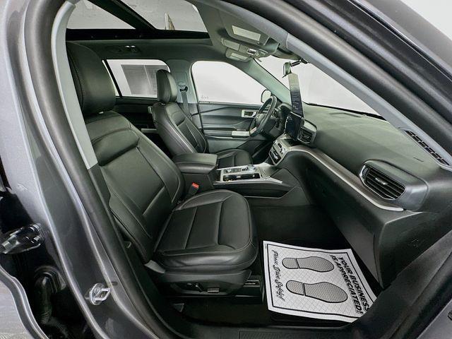Photo of 2023 Carbonized Gray Metallic Ford Explorer