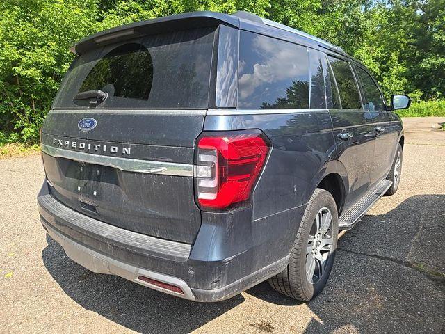 Photo of 2022 Stone Blue Metallic Ford Expedition