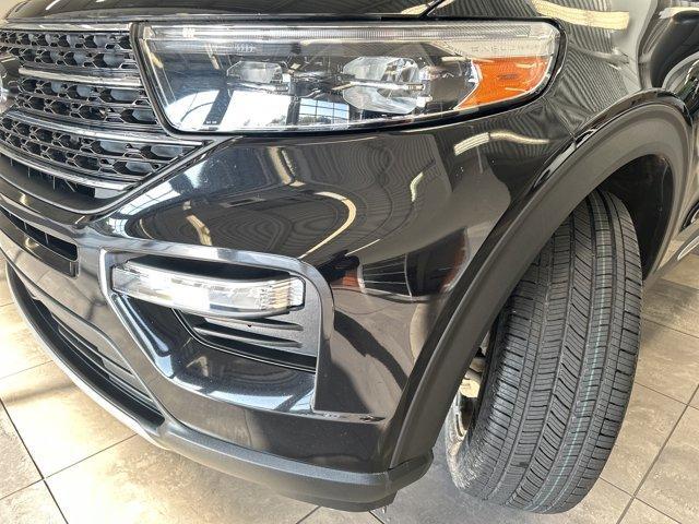 Photo of 2022 Agate Black Metallic Ford Explorer
