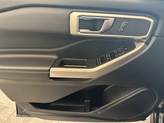 Photo of 2022 Agate Black Metallic Ford Explorer