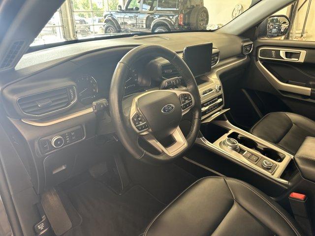 Photo of 2022 Agate Black Metallic Ford Explorer