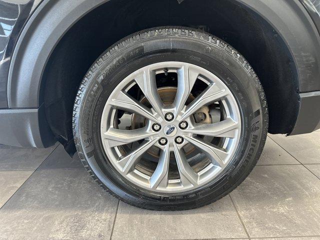 Photo of 2022 Agate Black Metallic Ford Explorer