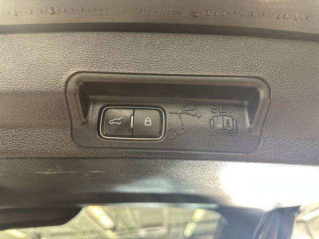 Photo of 2022 Agate Black Metallic Ford Explorer