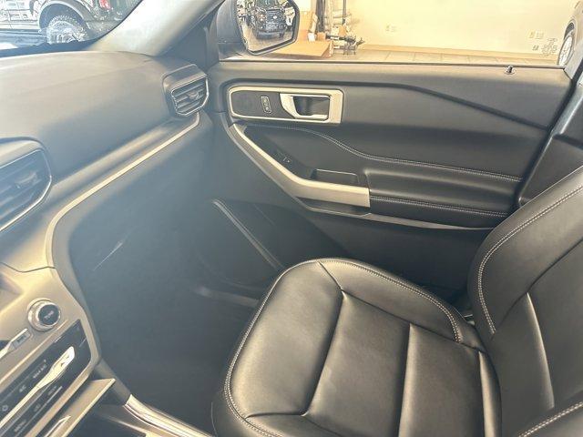 Photo of 2022 Agate Black Metallic Ford Explorer