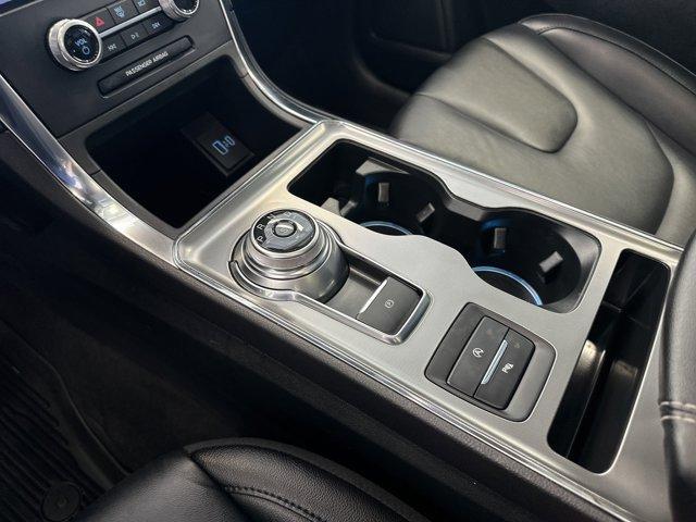 Photo of 2022 Atlas Blue Metallic Ford Edge
