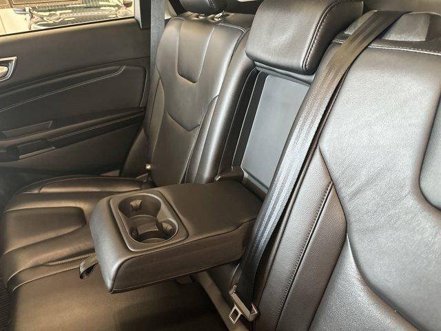 Photo of 2022 Atlas Blue Metallic Ford Edge