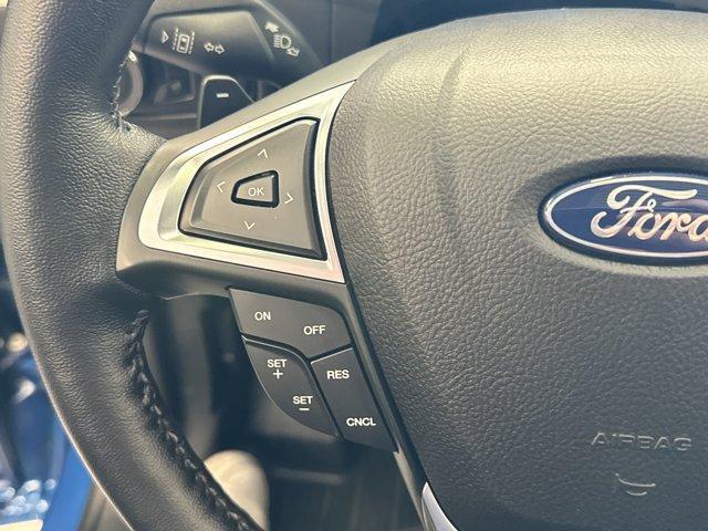 Photo of 2022 Atlas Blue Metallic Ford Edge