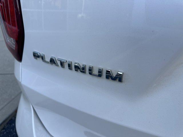 Photo of 2017 White Platinum Tri-Coat Metallic Ford Explorer